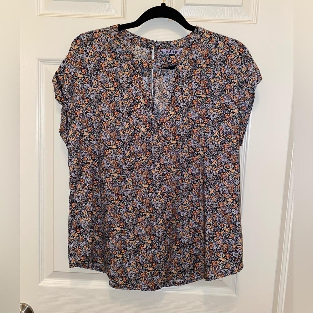 Vylette Floral Keyhole Short Sleeve Blouse